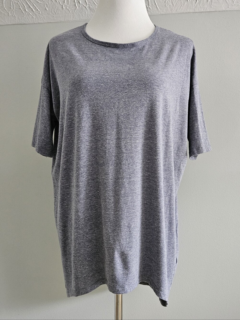 LuLaRoe | Relaxed Fit Women's Tee
